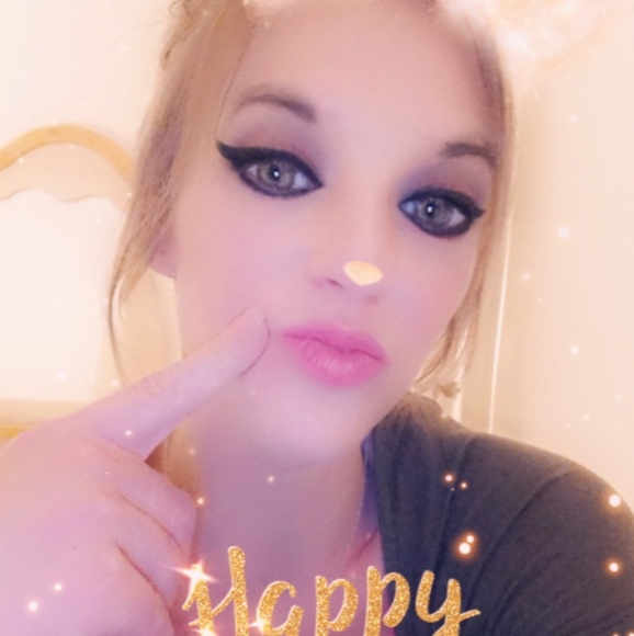 Meet your Posher, Riley - Picture 2 of 3